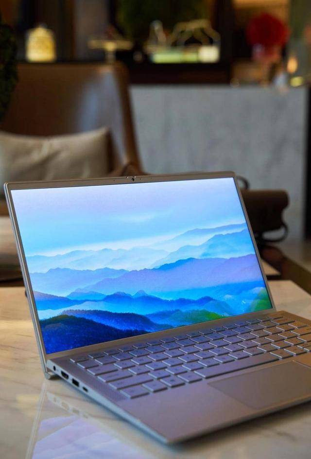 工作|既要带娃又要拼职场,戴尔灵越7300一本搞定