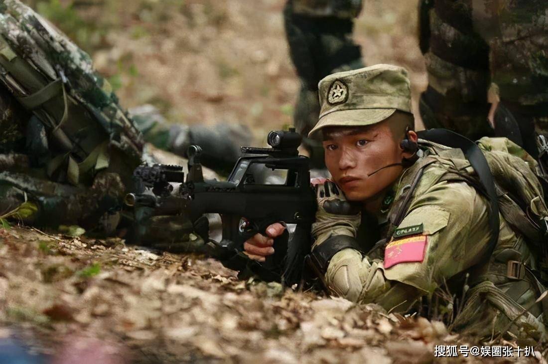 他是《战狼》中唯一真特种兵,身高1米5,却能3秒内放倒