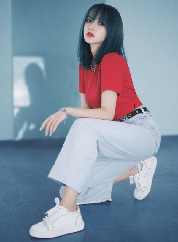 液体|腰粗女生就不美？看程潇穿“液体裙”后，秀出的身材才是男士最爱