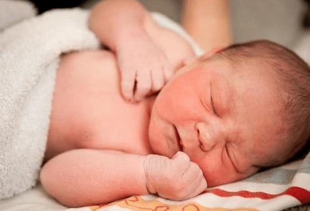 婴儿几个月可以看得到人 aeaffdc76f0b40b69f7e3fb14332e34c.png