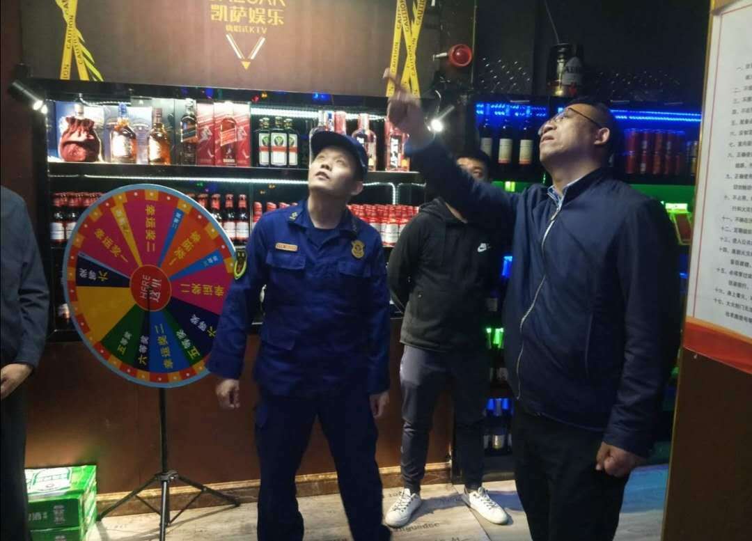 河曲县消防救援大队联合县文旅局开展公共娱乐场所夜查行动