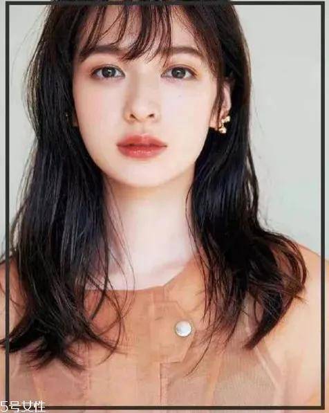 眼袋|从黑皮土妹变成CEO收割机，她到底do了什么？！