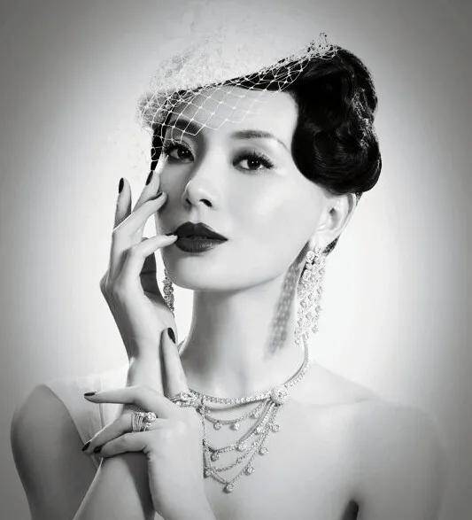 美少女|吊打鞠婧祎的真·四千年美少女，这方脸却甜到极致的美貌是开挂了吧！