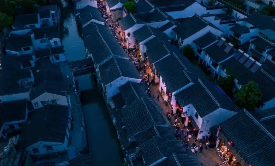 中国人均旅游_中国人均寿命变化图