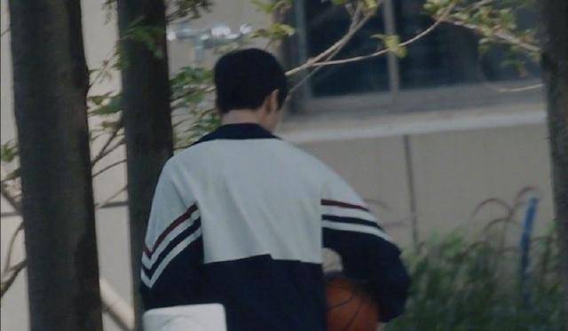 迪丽热巴|原创《你是我的荣耀》路透曝光，杨洋热巴青春洋溢，穿校服无违和感