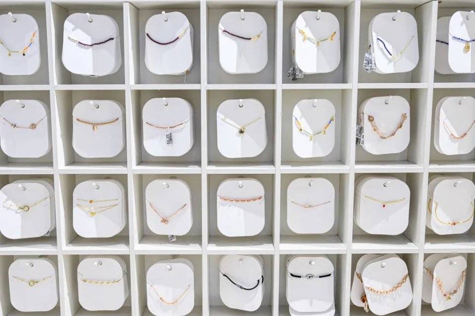 连明星|ZEGL线下体验店！超20000+配饰任挑任试，百元内轻松Get！