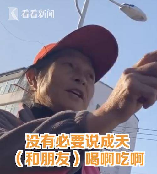 松原|阿姨发传单“顺道”给家长们“上课”