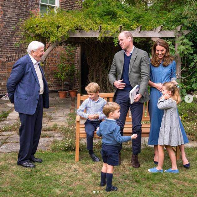 凯特|凯特三子女红白蓝主题配色着装视频采访教授,路易小王子又帅了