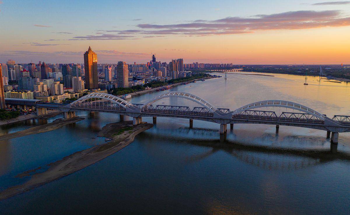 台湾省的面积约是多大 34bcc89748e243b28f592e88fd4823f3.jpeg