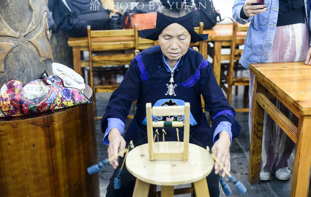 旅途中遇上下雨怎么办？这份雨中游苗寨的攻略请收好，超级实用