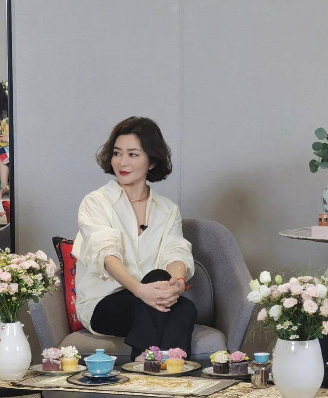 医美后遗症?58岁关之琳近照颜值回春,眼睛却变小