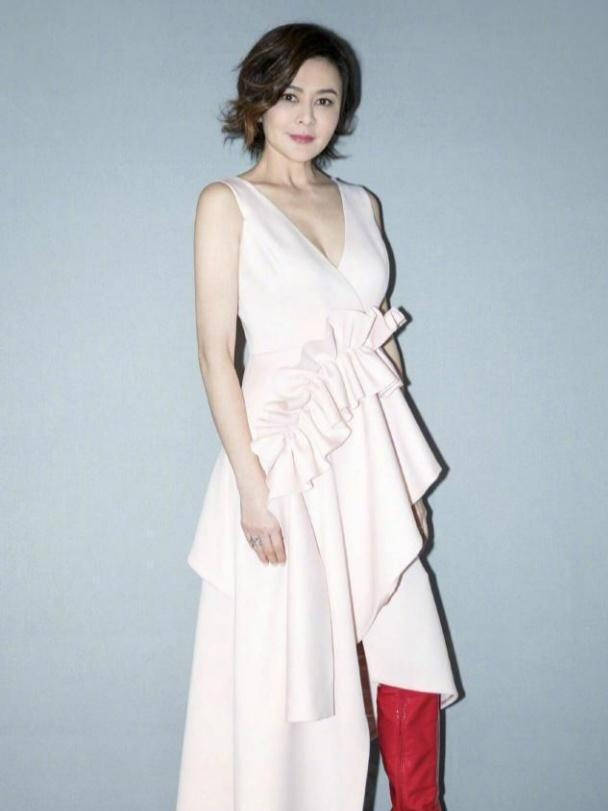 年轻美貌|58岁关之琳真不会老！生图照样肤白貌美气质佳，年轻美貌太罕见