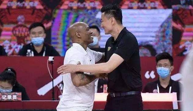 
CCTV5直播！中国男篮战外援联队 杜锋迎来国家队首秀 姚明督战“威廉希尔WilliamHill体育官方网站”(图2)