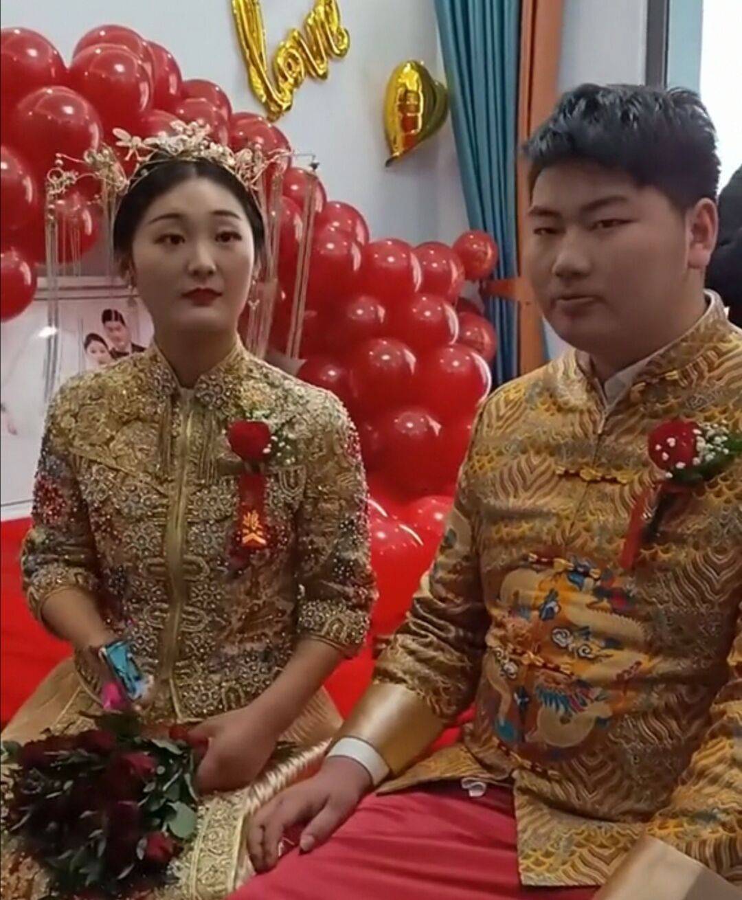 大衣哥朱之文儿子结婚,儿媳妇很漂亮,亲家母脸上没笑容
