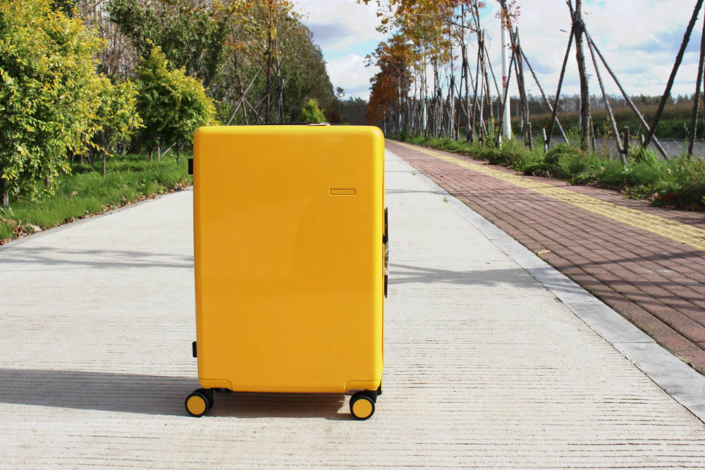 材质|轻量旅行箱 3层PC 靓色加持 女生差旅首选