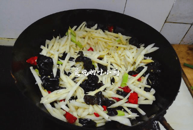 炒什么菜放姜 7fde0d6d687e4a5385674252193c08a1.png