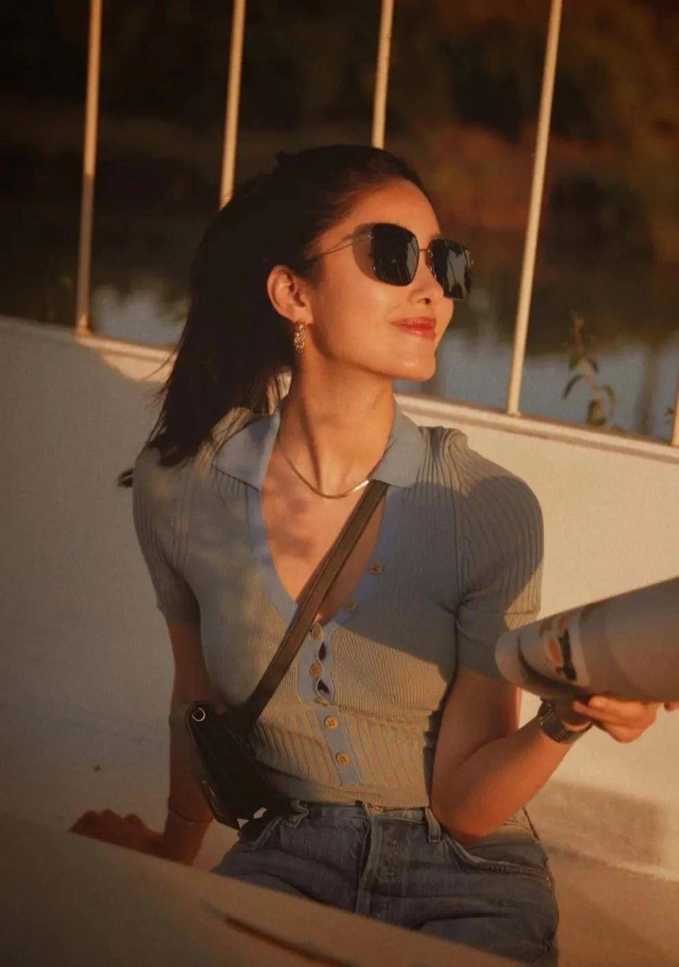 款式|网红明星针织衫穿搭，正确开启秋天模式！