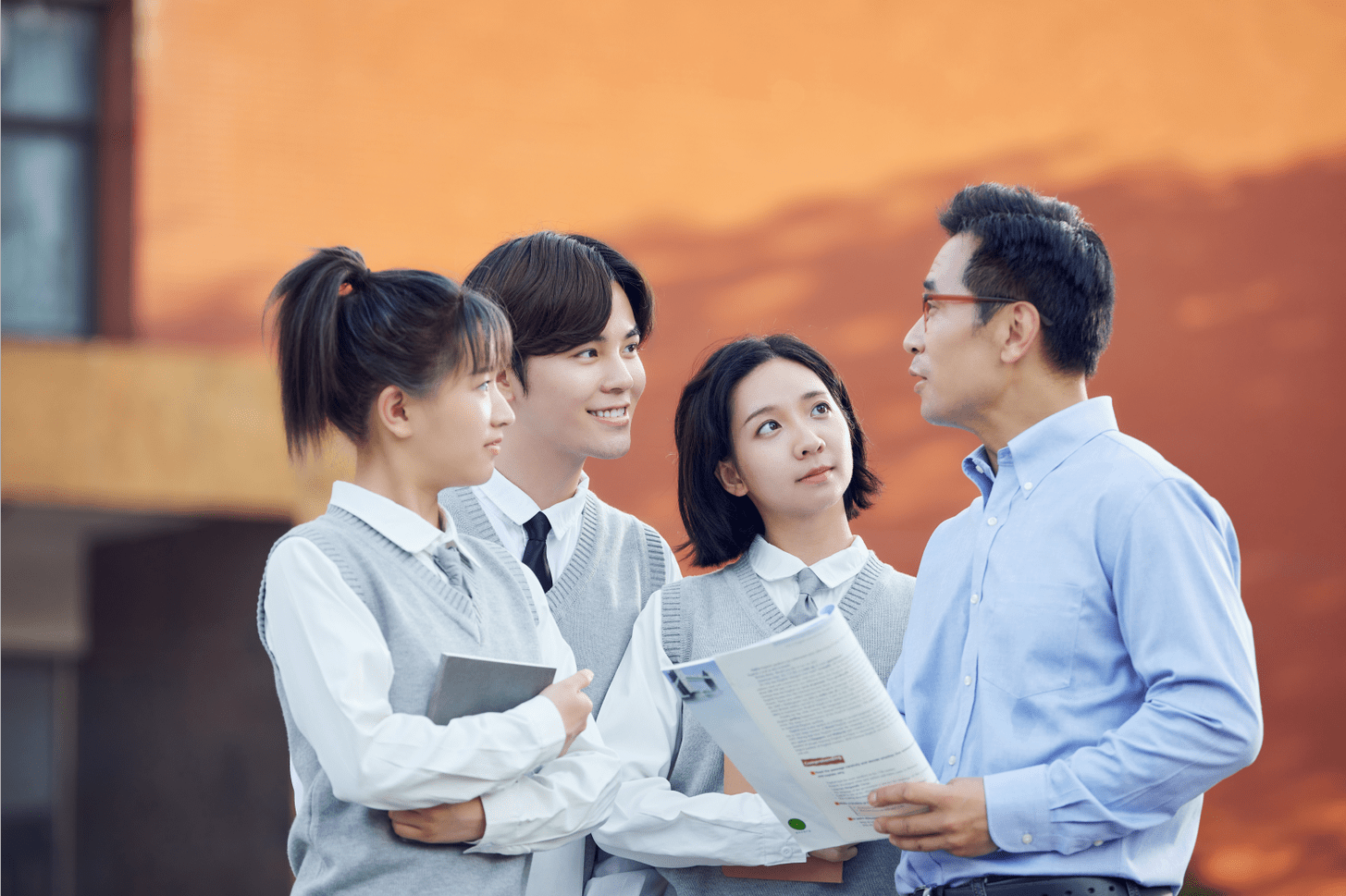 孩子上高中了还要接送,自己上学去不行吗?别站着说话不腰疼