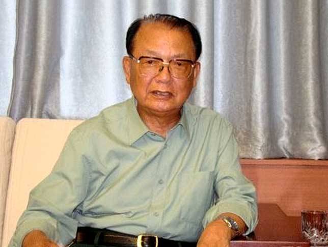 他原本是韩国人,成为我军上将,说我愿意做一