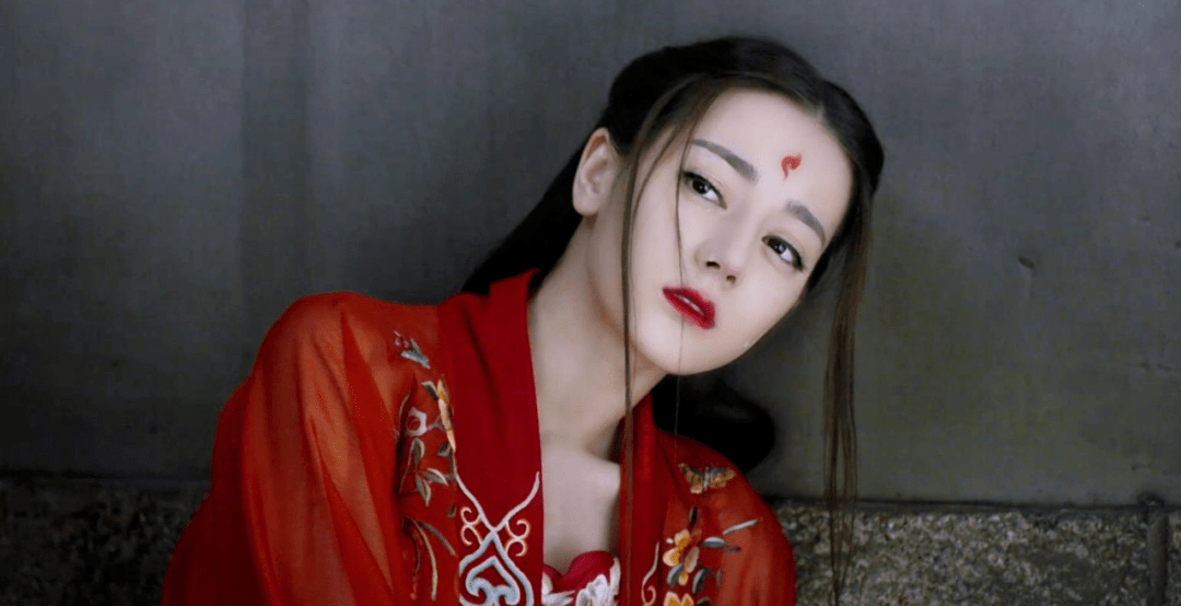 原创女星红衣古装照盘点:赵露思飒爽,杨超越英气,郑爽显病态