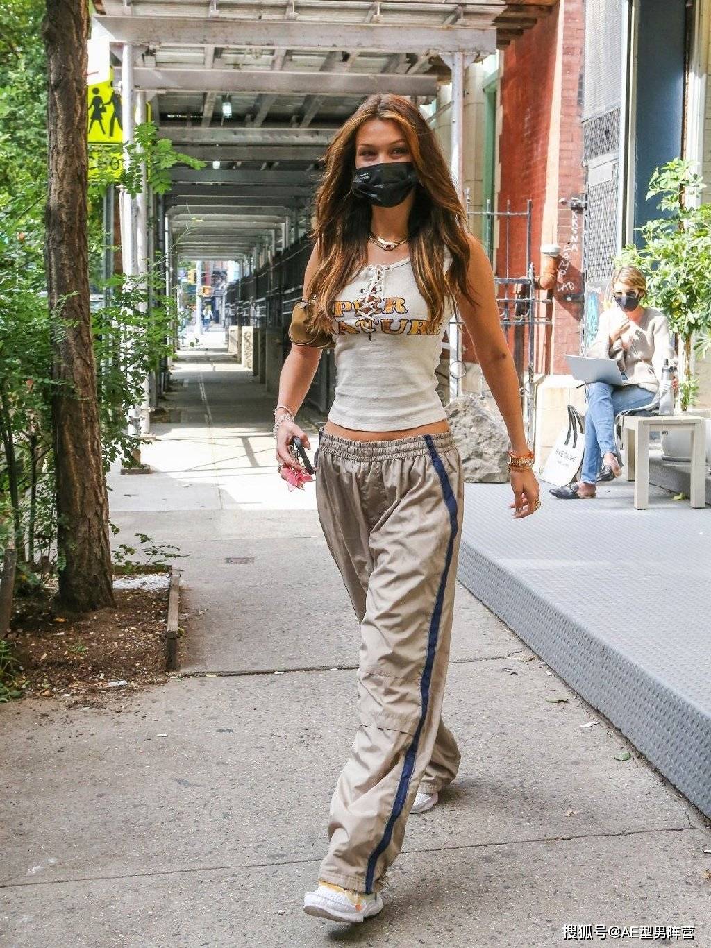 cm|24岁贝拉·哈迪德出街照！身高174cm的超模，这身材太让人惊艳啦