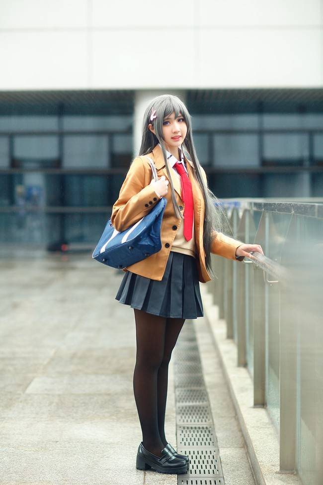 cos:这次是青春期猪头少年不会梦到兔女郎学姐的樱岛麻衣场照!