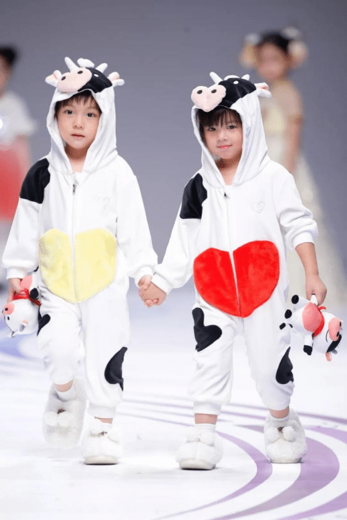 童装|SS2020 KIDS WEAR上海时装周圆满落幕，首届年度儿童时尚盛典齐收官