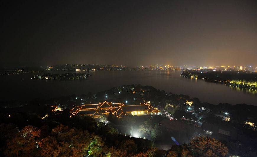 平坏Gdp_中国gdp增长图(2)