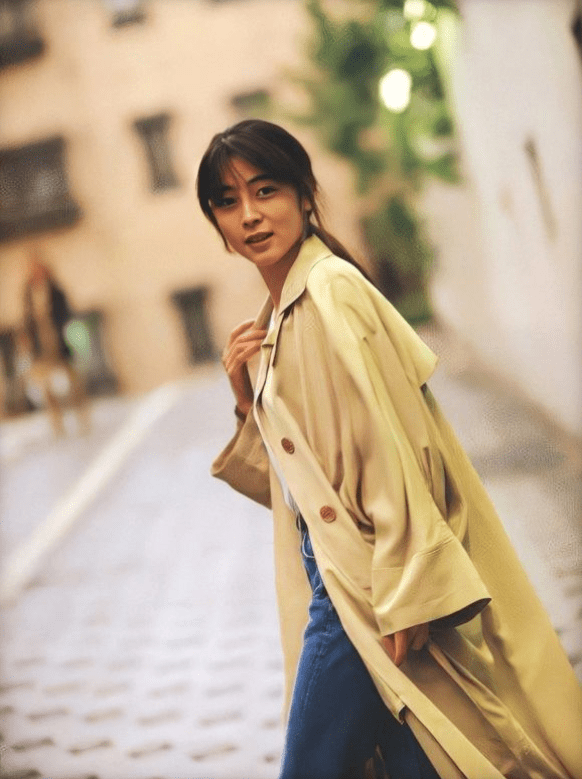 最近很火的女歌手情歌 0c83aa53d8114a328bfbd35f48c186e6.png