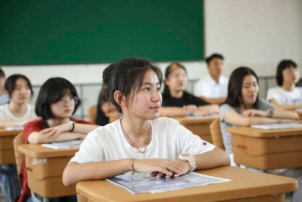 为什么这么多人考上了研究生 1f91b75fa9114a1f936147930f7671e0.jpeg