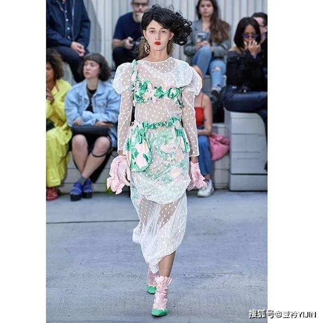 女性|新锐品牌yuhan wang国内首秀 | 极致的浪漫主义,拥抱女性的柔软力量