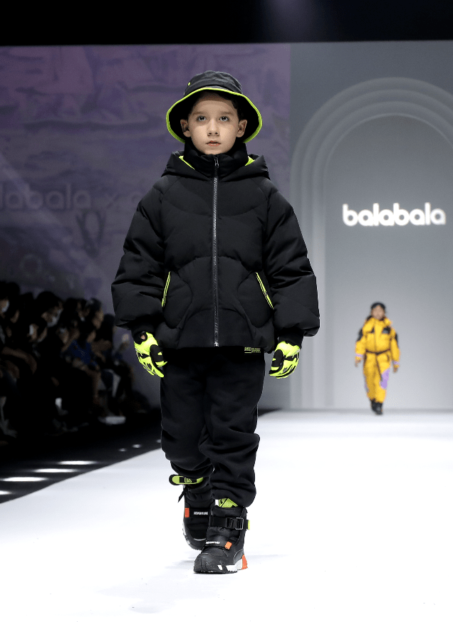 孩子|KIDSWEAR上海时装周开幕大秀——巴拉巴拉“绒我撒野”秋冬时尚大秀
