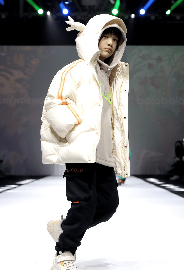 孩子|KIDSWEAR上海时装周开幕大秀——巴拉巴拉“绒我撒野”秋冬时尚大秀