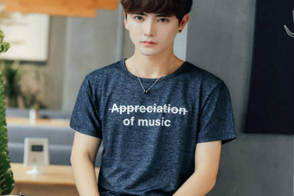 脖子|最适合那些“小懒虫”们的短袖T恤，应该如何选择？