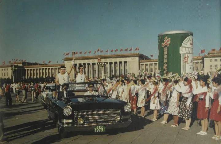 健力宝|佛山的秋日来了,一起解锁国潮秋日大片!别忘了带上你的“潮拍神器”。