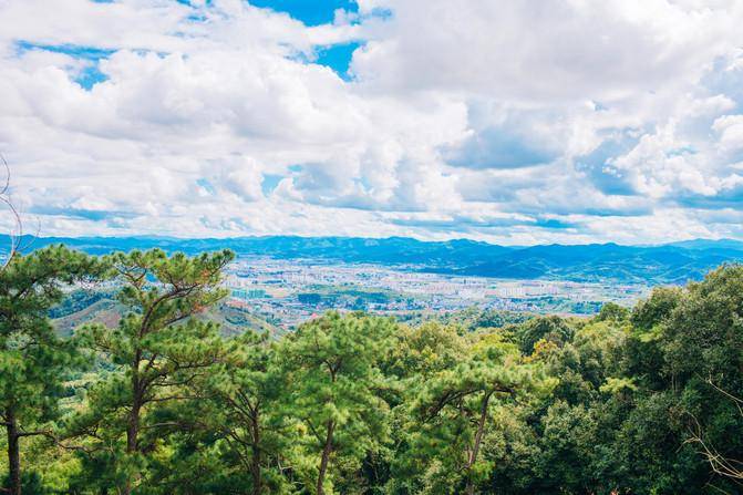 探索中国必去100大旅游景点:难忘的足迹与不朽的风光