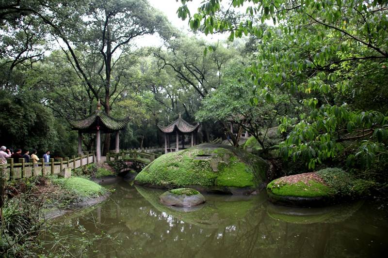 黑石山|一个具有独特的自然景观的风景区——黑石山
