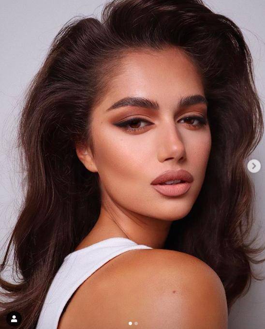 白甜|梅根上万元《财富》杂志论坛出大招，秋季肉桂奶茶新妆秒杀傻白甜主持人