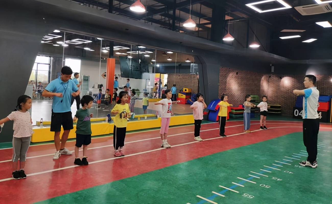 关心下一代华夏影视中心丨不同龄段儿童体适能训练有哪些