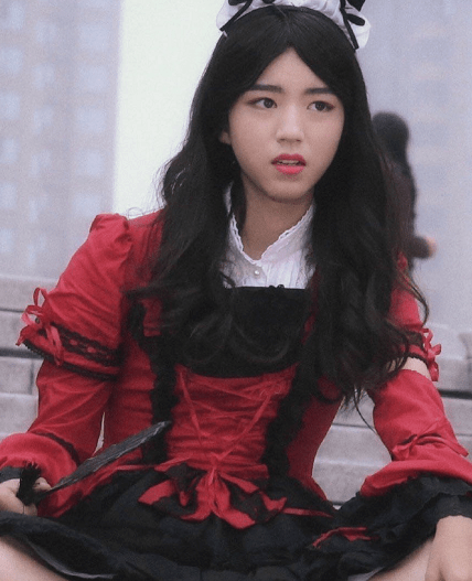 鞠婧祎|明星穿洛丽塔，鞠婧祎乖巧，看到王源：给女生一点空间吧！