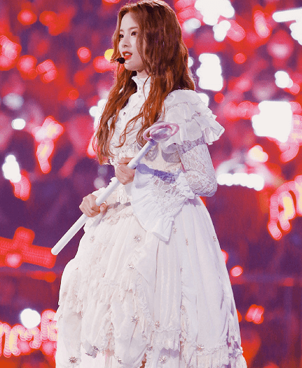 鞠婧祎|明星穿洛丽塔，鞠婧祎乖巧，看到王源：给女生一点空间吧！