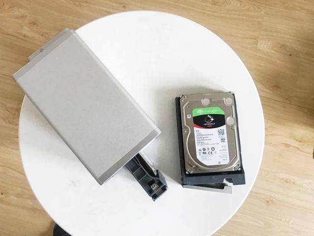 姐姐|NAS怎么玩？除了存放小姐姐，它竟然还有这些功能