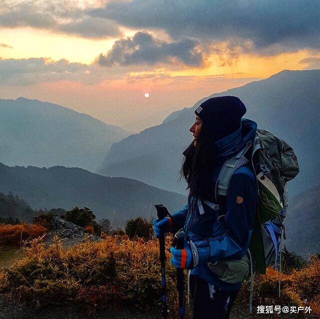 要去户外登山应该穿什么衣服最全面的山系女孩穿搭指南