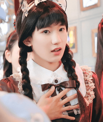 鞠婧祎|明星穿洛丽塔，鞠婧祎乖巧，看到王源：给女生一点空间吧！