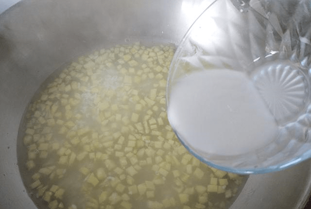 水一般烧多少度 cd0dc68eee5549198f388f2790ba3d29.png