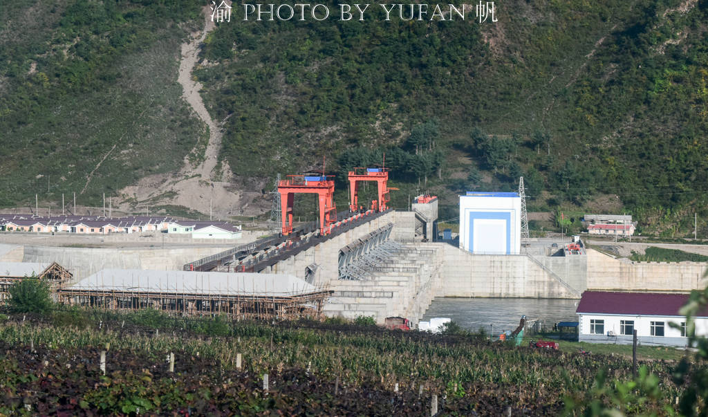 中朝边境之旅：最美风景在路上，窗外风光似画卷，异域风情尽展现