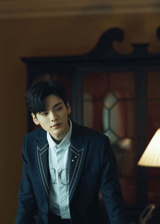 袁冰妍|李冰冰教你穿衣，袁冰妍喂你吃冰激凌…神仙般的日子不过如此！