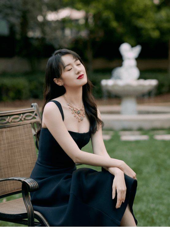 袁冰妍|李冰冰教你穿衣，袁冰妍喂你吃冰激凌…神仙般的日子不过如此！