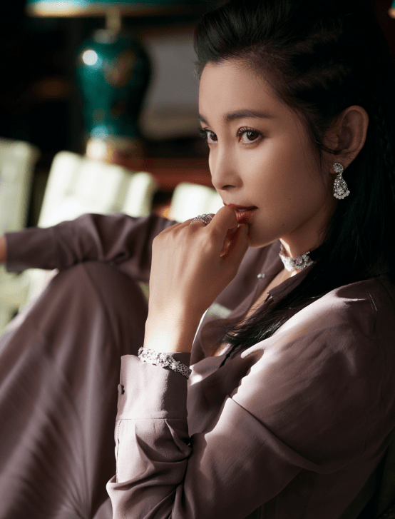 袁冰妍|李冰冰教你穿衣，袁冰妍喂你吃冰激凌…神仙般的日子不过如此！