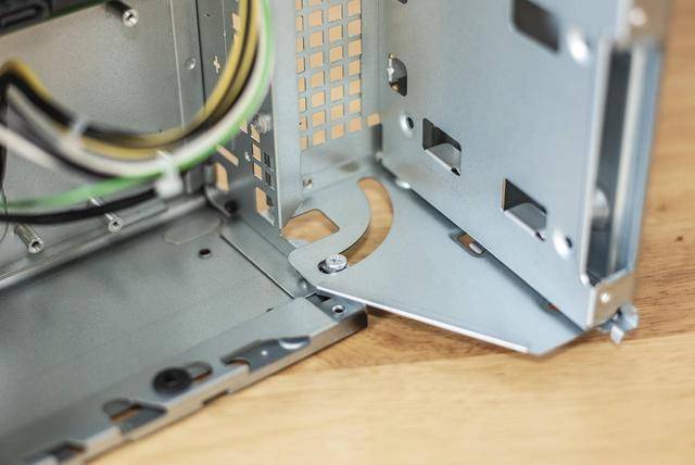 测评盘点|如此另类的华硕碉堡T09商用台式电脑，职场小白也能徒手升级